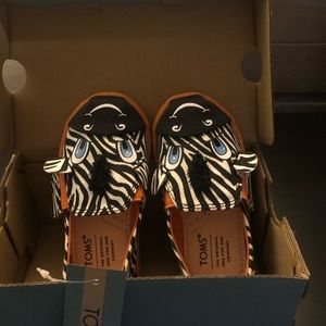 TOMS Little kids zebra shoes
